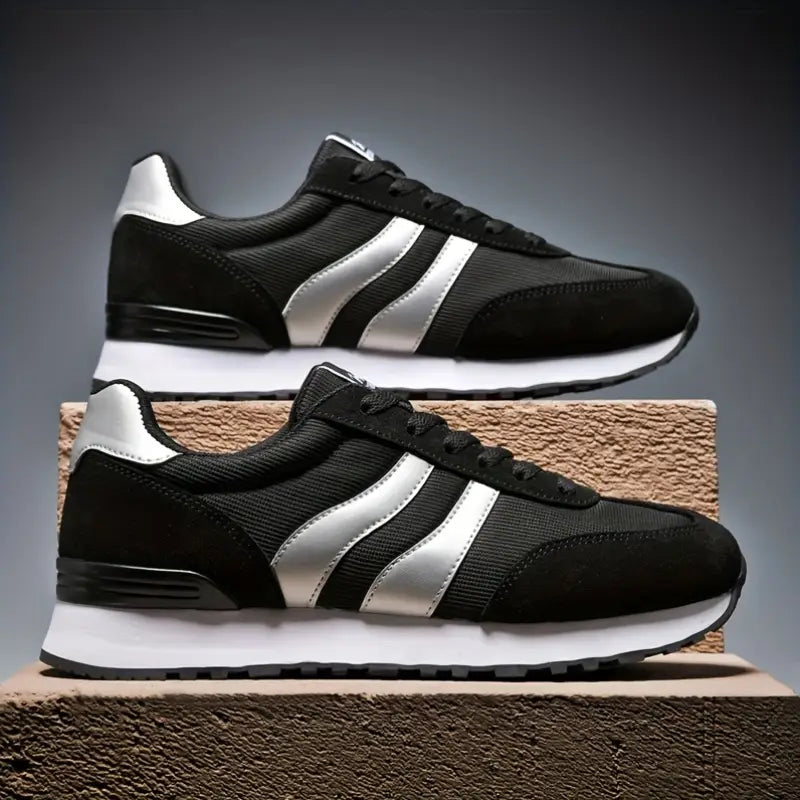 Nova Retro Sneakers