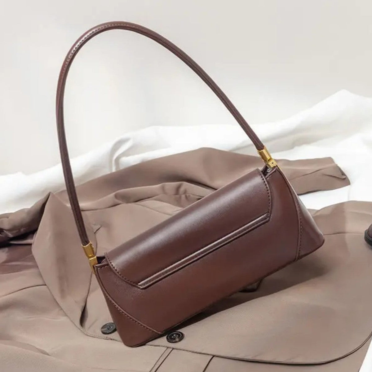 Fiorelle Women's Parisian Baguette Satchel – Vintage Underarm Bag with Convertible Strap & Timeless Textured Leather