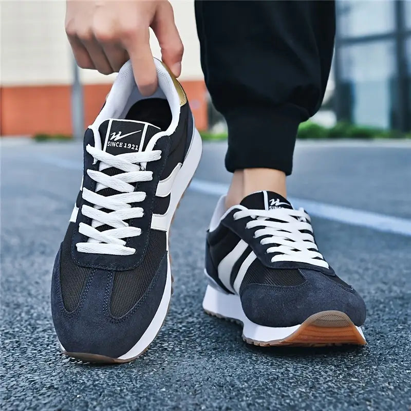 Nova Retro Sneakers